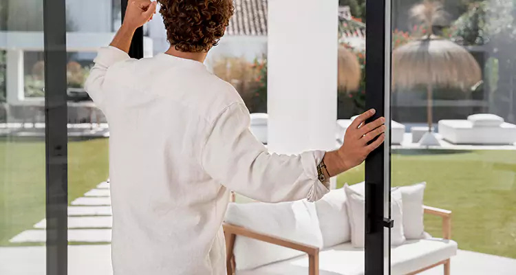 Sliding Screen Door Maintenance for Closing Issues in Concord, CA